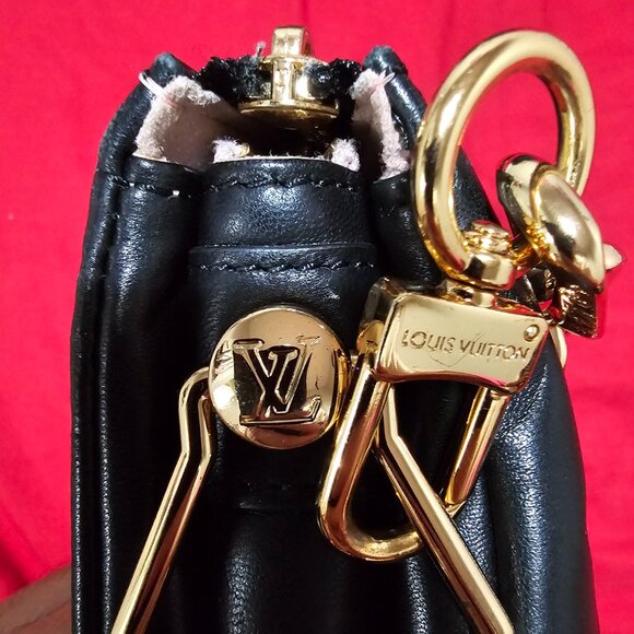 Louis Vuitton Coussin Bag Embossed Lambskin PM - Picture 5 of 16